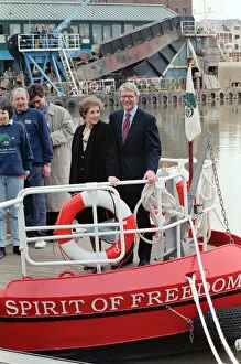 01390 Collection: Prime Minister John Major with his wife Norma in Bristol