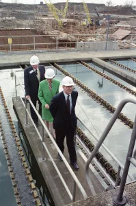 01389 Prints: Prime Minister John Major and his wife Norma visiting Grafham Water Processing Plant