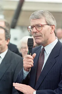 01389 Prints: Prime Minister John Major and his wife Norma visiting Grafham Water Processing Plant