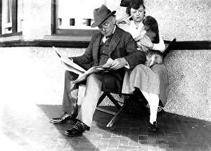 00007 Prints: Prime Minister Lloyd George with daughter Megan on holiday in Wales, 1917 Politics