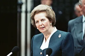 01302 Prints: Prime Minister Margaret Thatcher holds a press conference outside 10 Downing Street