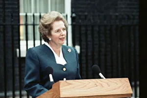01302 Prints: Prime Minister Margaret Thatcher holds a press conference outside 10 Downing Street