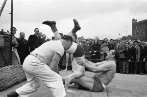 00938 Prints: Primo Carnera v Al Hayes, Open Air Training Session at Ludgate Circus Gardens, London