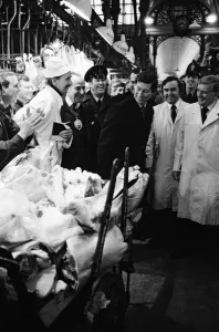 Prince Charles, Prince of Wales, visits Smithfield Market. 4th November 1980
