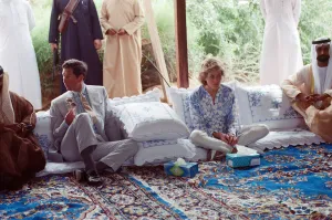 01507 Prints: Prince Charles and Princess Diana attend a picnic in the desert at Al Ain