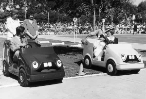Australasia Prints: Prince Charles and Princess Diana at a centre where Australian children are taught road