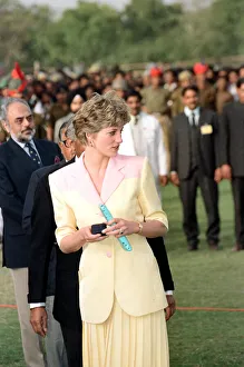 00932 Prints: Prince Charles and Princess Diana visit India in February 1992