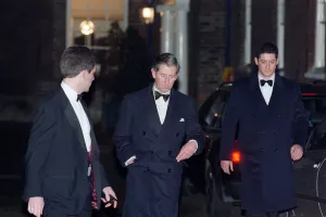 00192 Prints: Prince CharlesLeaving Spencer House November 1998 at midnight at the back walking