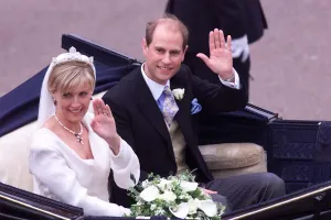 Earl Of Wessex Prints: Prince Edward and Sophie Rhys Jones waving after their wedding at Windsor June
