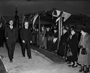 01351 Collection: Prince Philip, Duke of Edinburgh arrives at Hillfields, Bristol. 6th November 1953