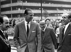 01111 Prints: Prince Philip, Duke of Edinburgh, opens the Birmingham Bull Ring Centre, West Midlands