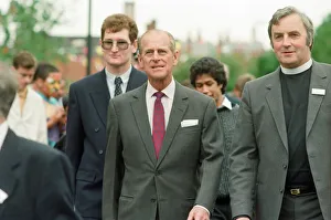 01172 Prints: Prince Philip, Duke of Edinburgh tours the Century Drive housing development off Albert