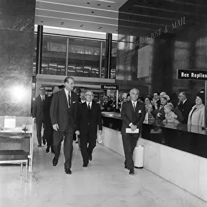 01107 Prints: Prince Philip, Duke of Edinburgh, visiting the Birmingham Post and Mail offices