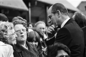 01111 Prints: Prince Philip, Duke of Edinburgh visits the Church Hill Estate, Redditch. 4th May 1978