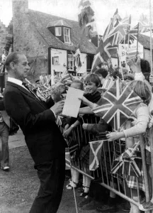 01416 Prints: Prince Philip receives a birthday card on behalf of Princess Diana - 1 July 1982