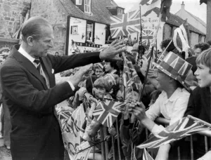 01416 Prints: Prince Philip receives a birthday card on behalf of Princess Diana - 1 July 1982