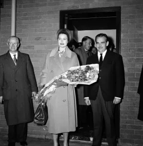 01489 Prints: Prince Rainier III and Princess Grace of Monaco arriving in London to do some Christmas