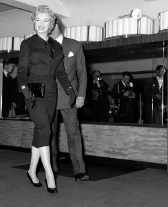 The Prince and the Showgirl. Marylin Monroe and Laurence Olivier at a publicity