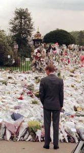 Respect Prints: PRINCE WILLIAM SURVEYS FLORAL TRIBUTES FOR HIS MOTHER PRINCESS DIANA AT KENSINGTON PALACE