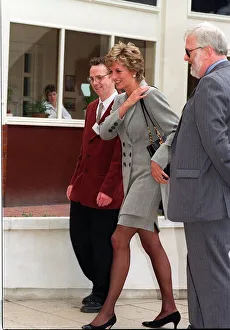 Princess Diana with Andrew Horne of the drugs crisis centre Turning Point Centre during
