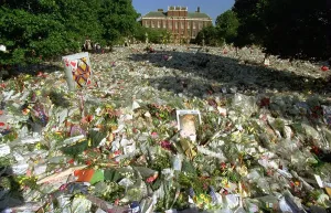 Mourning Prints: Princess Diana Death 31 August 19997 The flowers outside Kensington Palace two days