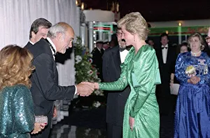 00028 Prints: Princess Diana meets Sean Connery at the Royal Gala Premiere for The Hunt for Red October