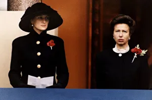 Princess Diana and Princess Anne standing on the balcony during Remembrance Sunday
