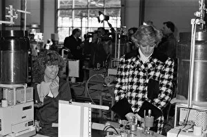 Images Dated 18th March 1987: Princess Diana, Princess of Wales visitS Tabuchi at Teesside Industrial Estate