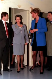 PRINCESS DIANA DURING A VISIT TO A FRENCH SCHOOL, 01 / 05 / 1995