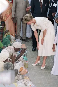 Princess Diana visiting Mianpur Old Age Welfare Centre in Hyderabad, India
