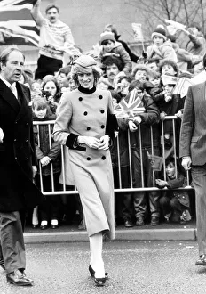 Princess Diana on walkabout in Easterhouse Estate Glasgow during her visit to Glasgow
