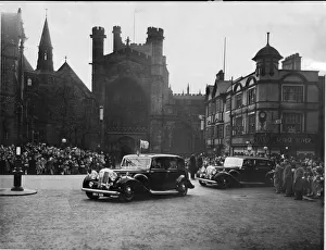 Elizabeth Prints: Princess Elizabeth at Chester. The Royal car arriving at the Cathedral, Chester