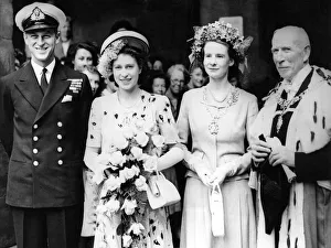 00081 Prints: Princess Elizabeth with her fiancee Prince Mountbatten and Lord Provost of Edinburgh