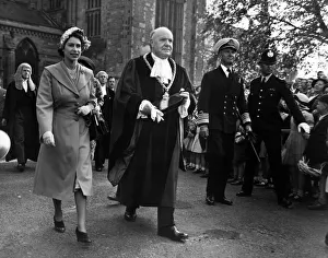 01049 Prints: Princess Elizabeth (later Queen Elizabeth II) leaving the Worcester Cathedral with