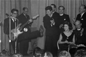01196 Prints: Princess Margaret and the Bishop of Bath and Wells clap their hands whilst listening to
