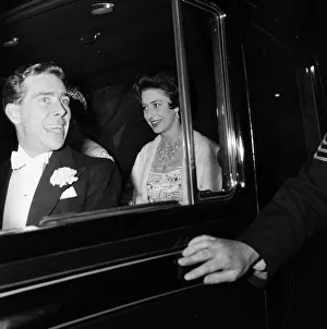 01259 Prints: Princess Margaret and her fiance Antony Armstrong-Jones attend a gala ballet performance
