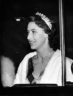 Necklace Prints: Princess Margaret leaves Clarence House to dine with Queen Elizabeth II