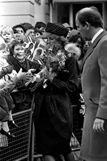 THE PRINCESS OF WALES RECEIVING CARDS AND FLOWERS IN CARLISLE - 1993