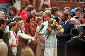 01416 Prints: PRINCESS OF WALES VISITS RED CROSS CHARITY PROJECTS IN ZIMBABWE - JULY 1993