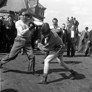 Prize fights with a stake of a &pound;100 stage outside a lonely West Yorkshire moorside