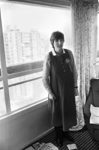 00960 Prints: Prospective Labour member of Parliament Harriet Harman tours Peckham where she is
