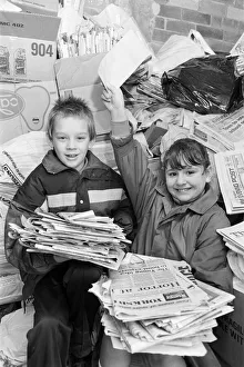 00526 Prints: Pupils at Flockton First School, winners of 250 pounds first prize in a Competition