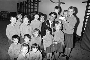 00526 Prints: Pupils from Mount School Edgerton, who have raised 160 pounds for the Kirklees Mayor