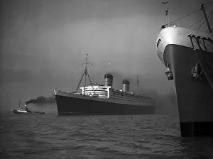 Monarchy Prints: The Queen Elizabeth 1948 The Queen Eliabeth leaves Southampton after a two week