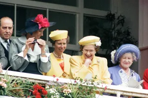 Queen Elizabeth II, Derby Day, Epsom Downs Racecourse, Wednesday 1st June 1988