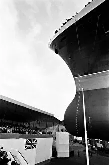 00630 Collection: Queen Elizabeth II launching the Cunard Cruise Liner, The QE2 in the Clyde