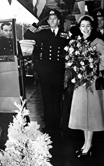 00088 Prints: Queen Elizabeth II leaves Monkseaton Station at the start of her tour of Sunderland