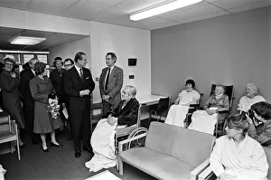 01391 Prints: Queen Elizabeth II opens the Royal Surrey County Hospital