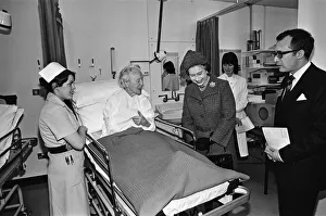 01391 Prints: Queen Elizabeth II opens the Royal Surrey County Hospital