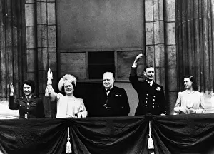 Queen Elizabeth II, Princess Elizabeth on the balcony at Buckingham Palce during the VE